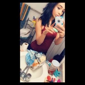 Meet your Posher, Alicia